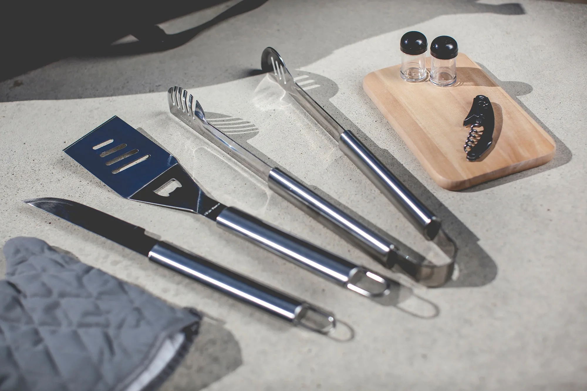 Kentucky Wildcats - BBQ Kit Grill Set & Cooler